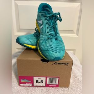 Woman’s Newton “distance 11” running shoes size 8.5
